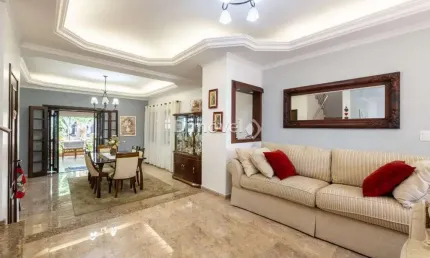 Casa com 4 quartos à venda na Avenida Flamengo, 117, Ipanema, Porto Alegre por R$ 1.690.000