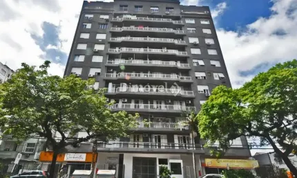 Apartamento com 3 quartos à venda na Avenida Venâncio Aires, 449, Farroupilha, Porto Alegre por R$ 390.000