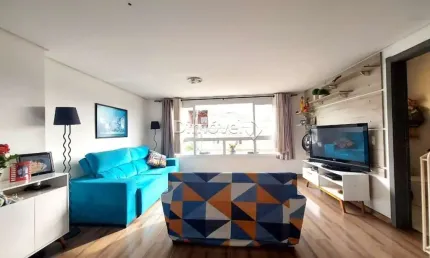 Casa com 3 quartos à venda na Rua Delfina da Cunha, 104, Camaquã, Porto Alegre por R$ 569.000