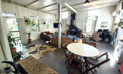 Casa com 3 quartos à venda na Rua Charruas, 59, Espírito Santo, Porto Alegre por R$ 750.000