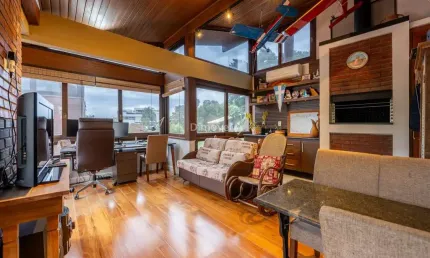 Casa em condomínio fechado com 3 quartos à venda na Avenida Guaíba, 4680, Vila Assunção, Porto Alegre por R$ 995.000