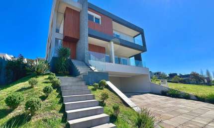 Casa em condomínio fechado com 4 quartos à venda na Estrada das Três Meninas, 1400, Vila Nova, Porto Alegre por R$ 2.300.000