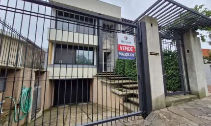 Casa com 3 quartos à venda na Rua Manajó, 192, Vila Assunção, Porto Alegre por R$ 1.375.000