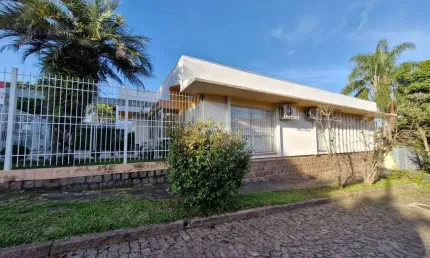 Casa com 3 quartos à venda na Rua Pinaré, 203, Vila Assunção, Porto Alegre por R$ 1.500.000