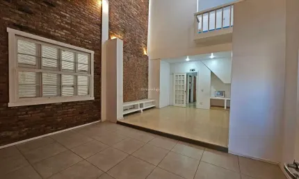 Casa comercial à venda na rua miguel tostes, 849, rio branco, porto alegre por r$ 990.000