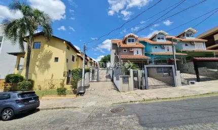 Casa em condomínio fechado com 3 quartos à venda na Rua Padre João Batista Reus, 2133, Tristeza, Porto Alegre por R$ 570.000