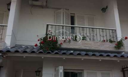 Casa com 2 quartos à venda na Rua Irmão Jaime Biazus, 43, Guarujá, Porto Alegre por R$ 599.000