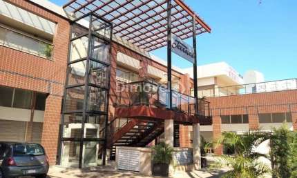 Ponto comercial à venda na Rua Doutor Mário Totta, 651, Tristeza, Porto Alegre por R$ 399.000