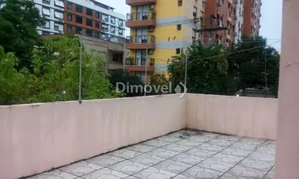 Casa com 3 quartos à venda na Rua Doutor Oscar Bittencourt, 117, Menino Deus, Porto Alegre por R$ 680.000