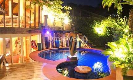 Casa com 4 quartos à venda na Rua Edgar Luiz Schneider, 15, Jardim Isabel, Porto Alegre por R$ 1.500.000