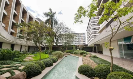 Sala comercial à venda na Avenida Wenceslau Escobar, 2714, Tristeza, Porto Alegre por R$ 449.000