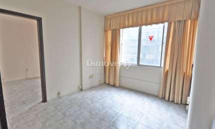 Sala comercial à venda na Rua Vigário José Inácio, 547, Centro Histórico, Porto Alegre por R$ 150.000