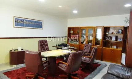 Sala comercial à venda na Rua Doutor Flores, 62, Centro Histórico, Porto Alegre por R$ 560.000