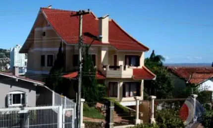 Casa com 4 quartos à venda na Rua Chiriguano, 227, Vila Assunção, Porto Alegre por R$ 1.650.000