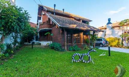 Casa com 6 quartos à venda na Rua Sargento Nicolau Dias de Farias, 38, Vila Assunção, Porto Alegre por R$ 1.200.000
