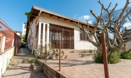 Casa com 2 quartos à venda na Avenida Copacabana, 1231, Tristeza, Porto Alegre por R$ 850.000