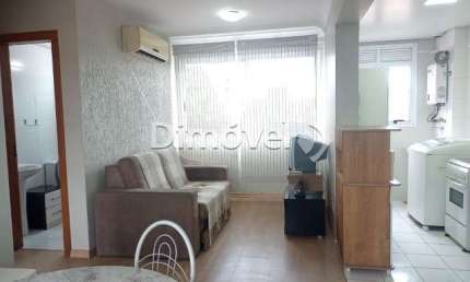 Apartamento com 2 quartos para alugar na Avenida da Azenha, 680, Azenha, Porto Alegre por R$ 1.500