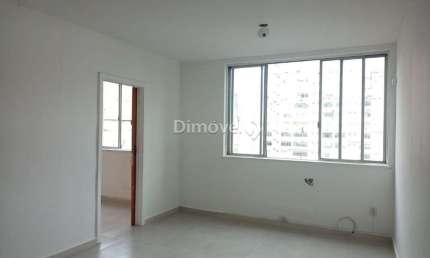 Sala comercial para alugar na Rua dos Andradas, 1464, Centro, Porto Alegre por R$ 900
