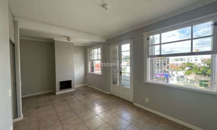 Apartamento com 3 quartos para alugar na Avenida Bento Gonçalves, 486, Partenon, Porto Alegre por R$ 2.700
