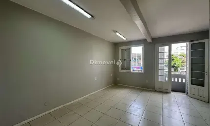 Apartamento com 3 quartos para alugar na Avenida Bento Gonçalves, 486, Partenon, Porto Alegre por R$ 2.500