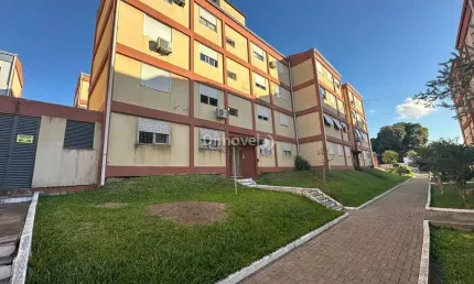 Apartamento com 2 quartos para alugar na Travessa Escobar, 489, Camaquã, Porto Alegre por R$ 960
