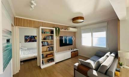 Apartamento com 2 quartos para alugar na Avenida Guaíba, 3500, Vila Assunção, Porto Alegre por R$ 4.400