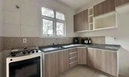 Apartamento com 2 quartos para alugar na Rua Chico Pedro, 96, Camaquã, Porto Alegre por R$ 2.000