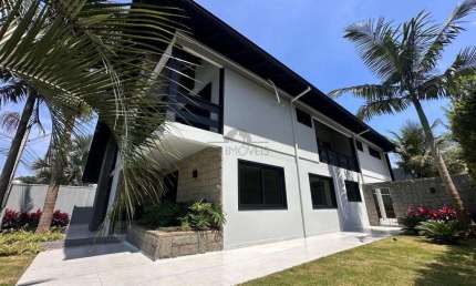 Casa com 4 quartos à venda na Rua Vereador Alfredo Zimmermann, 157, Floresta, Joinville