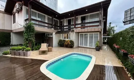 Casa com 4 quartos à venda na Rua Orestes Guimarães, 904, América, Joinville