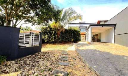 Casa com 4 quartos à venda na Rua Jorge Zattar, 163, Floresta, Joinville