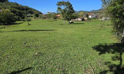 Terreno à venda na Avenida Nereu Ramos, Santa Lídia, Penha