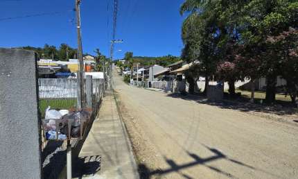 Terreno à venda na Avenida Nereu Ramos, Armação, Penha
