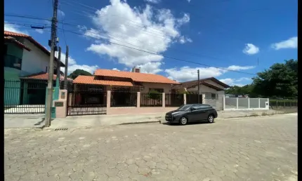 Casa com 2 quartos à venda na Avenida Nereu Ramos, Praia Alegre, Penha