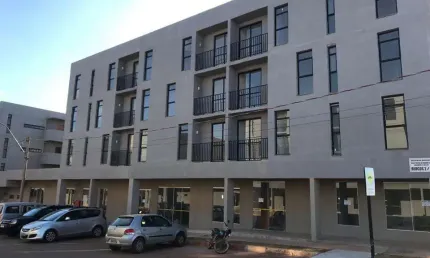 lojas comerciais com 32m² a 57m² em condomínio de lojas e apartamentos novos no Sol Nascente com estacionamento