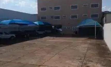 ALUGO LOJA COM ESTACIONAMENTO DE VICULOS COM 1.700 M2