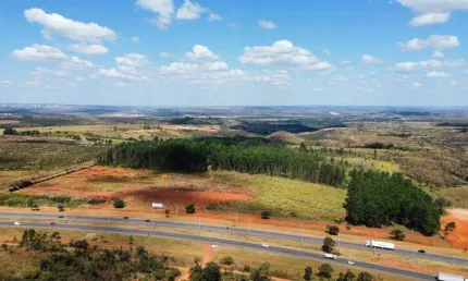 BR 070  270.000 m2 com 200 metros na beira da BR 070 proximo ao DIA DIA ATACADISTA  área para armazéns grandes empresas logistica