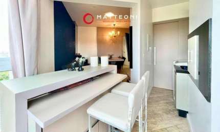 Apartamento no Mar Grosso | 3 Dorms, Suíte e 2 Vagas – A 500m do Mar!