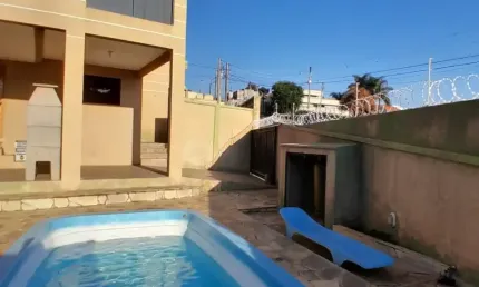 Oportunidade única de adquirir um sobrado com piscina no Bairro Estrela.