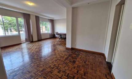 Apartamento para Locação com 03 Dormitórios e Semimobiliado no Bairro Batel em Curitiba