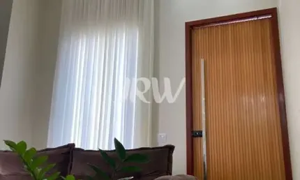 Casa terrea , jardim nova veneza , indaiatuba sp  - 150 m2 de construção - 90m² de construção; - 3 quartos com portas balcão sendo 1 suíte; - toda no porcelanato; - rodapé embutido  - 5min parque ecol