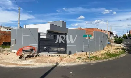 VENDO CASA COM PISCINA E TERRENO GRANDE NO BAIRRO RESIDENCIAL JARDIM DOS SABIAS EM INDAIATUBA SP