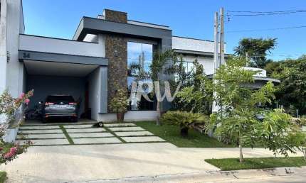 CASA TÉRREA NO CONDOMÍNIO MANTOVA NA CIDADE DE INDAIATUBA SP  Área Terreno : 208 m2 Área Construída : 146 m2  3 dormitórios sendo 1 suíte com closet A