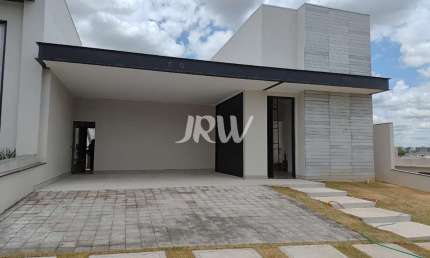 CASA TÉRREA NO CONDOMÍNIO RESIDENCIAL LONDON PARK NO BAIRRO ITAICI NA CIDADE DE INDAIATUBA - SP  Área total 300 m2 Área total construída 177 m2  Salas