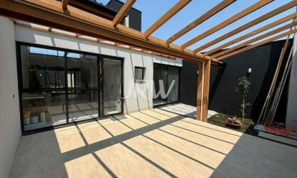 CASA A VENDA NO BAIRRO JARDIM CASABLANCA NA CIDADE DE INDAIATUBA -SP  Área do Terreno 151m² Área Construída 128m²  Incluindo Sala e Cozinha integradas