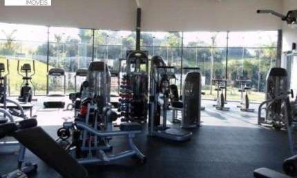 Terreno em condomínio fechado com ótima localização!! Condomínio com excelente localização, oferece portaria e segurança armada 24 horas, Campo de futebol, duas quadras de tênis, Academia de musculaçã