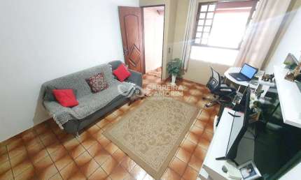 CASA A VENDA, SOBRADO 3 DORMITÓRIOS, SUÍTE, SALA, COZINHA, ÁREA DE SERVIÇOS, 2 BANHEIROS, GARAGEM. PRÓXIMO METRÔ CAPÃO REDONDO - PARQUE MARIA HELENA.