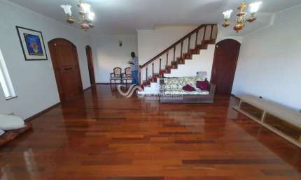 ALUGO CASA, SOBRADO 4 DORITÓRIOS, 4 BANHEIROS, EDÍCULA, 10 VAGAS DE GARAGEM. JARDIM SÃO LUÍS.