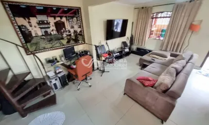 Casa a venda, sobrado 3 dormitórios, 3 banheiros, sala de jantar, sala de estar, cozinha, área de serviço. 3 vagas de garagem. jardim são luiz.