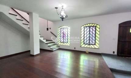 VENHA CONHECER ESSA ESPETACULAR CASA DE 3 QUARTOS COM 1 SUÍTE NA ZONA SUL DE SÃO PAULO, COM 8 VAGAS DE GARAGEM!