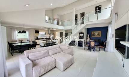 CASA A VENDA, SOBRADO ALTO PADRÃO 4 DORMITÓRIOS, 2 SUÍTES, LAREIRA, PISCINA, 8 VAGAS, AMPLO ESPAÇO GOURMET. TODO REFORMADO. BOLSÃO DE INTERLAGOS.
